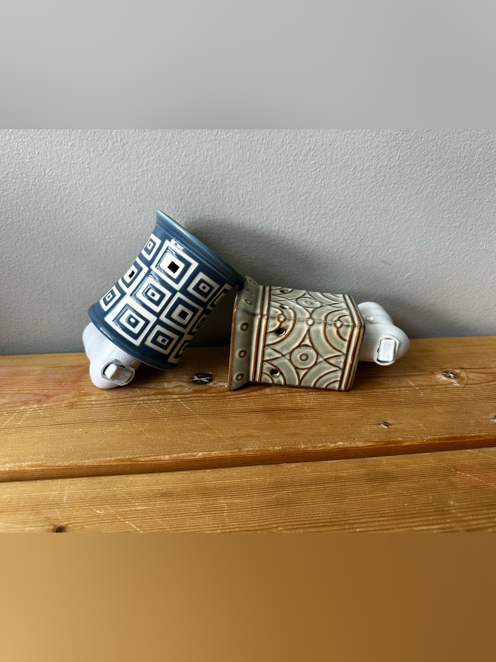 Two Scentsy Minis Plugins Wax Warmers